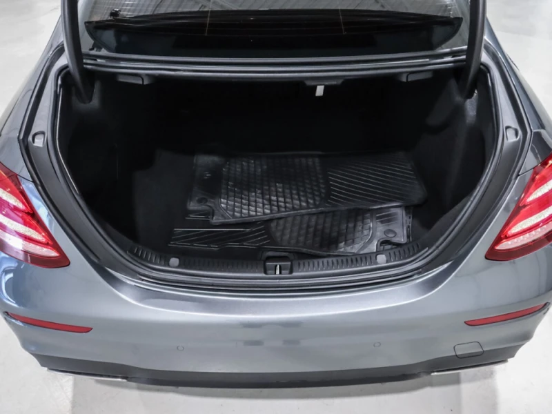 Mercedes-Benz E 400  4Matic / Premium Plus Pkg / Sport Night Pkg, снимка 15 - Автомобили и джипове - 53198943