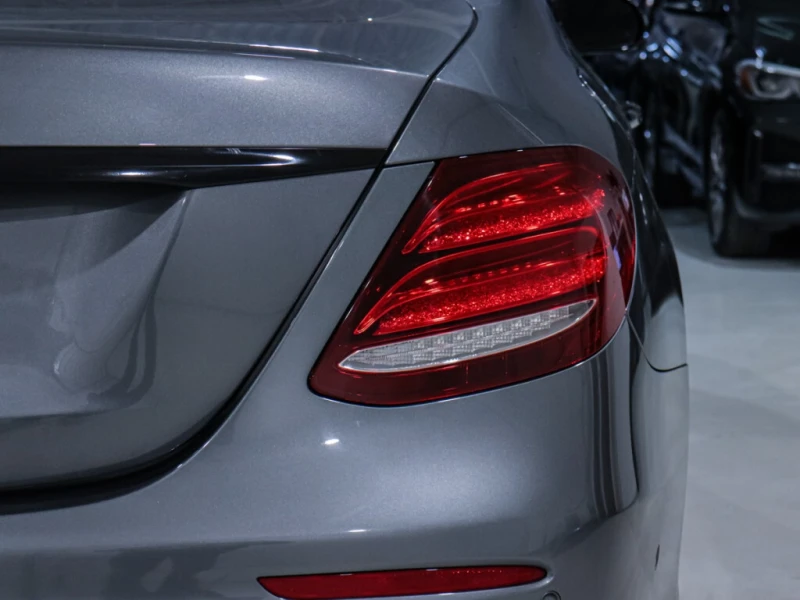 Mercedes-Benz E 400  4Matic / Premium Plus Pkg / Sport Night Pkg, снимка 10 - Автомобили и джипове - 53198943