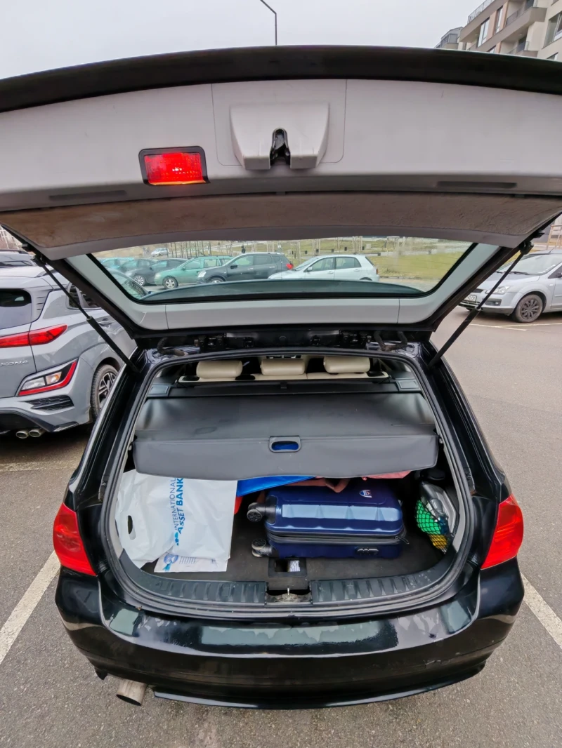 BMW 320 D, снимка 6 - Автомобили и джипове - 53286226