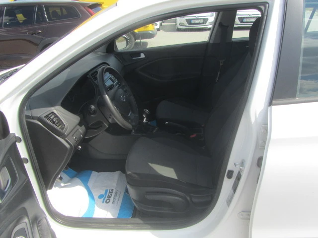 Hyundai I20 1.1 CRDI, снимка 7 - Автомобили и джипове - 46588210