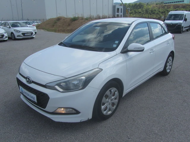 Hyundai I20 1.1 CRDI, снимка 2 - Автомобили и джипове - 46588210