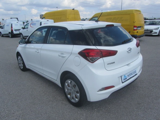 Hyundai I20 1.1 CRDI, снимка 4 - Автомобили и джипове - 46588210