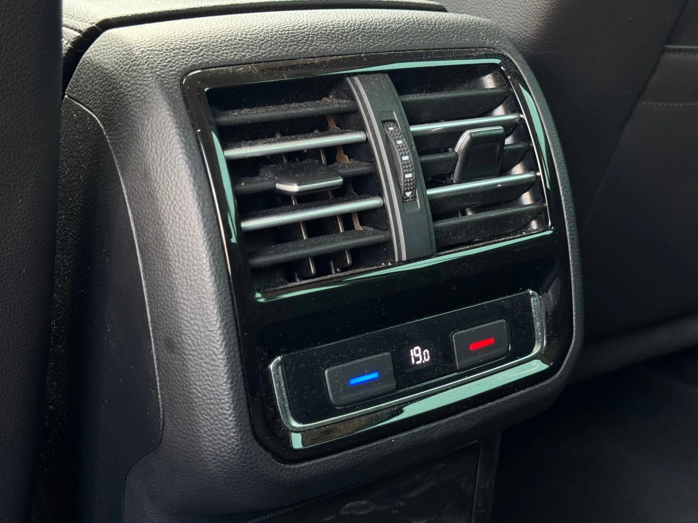 VW Passat 2.0TDI BMT 4MOTION - изображение 8