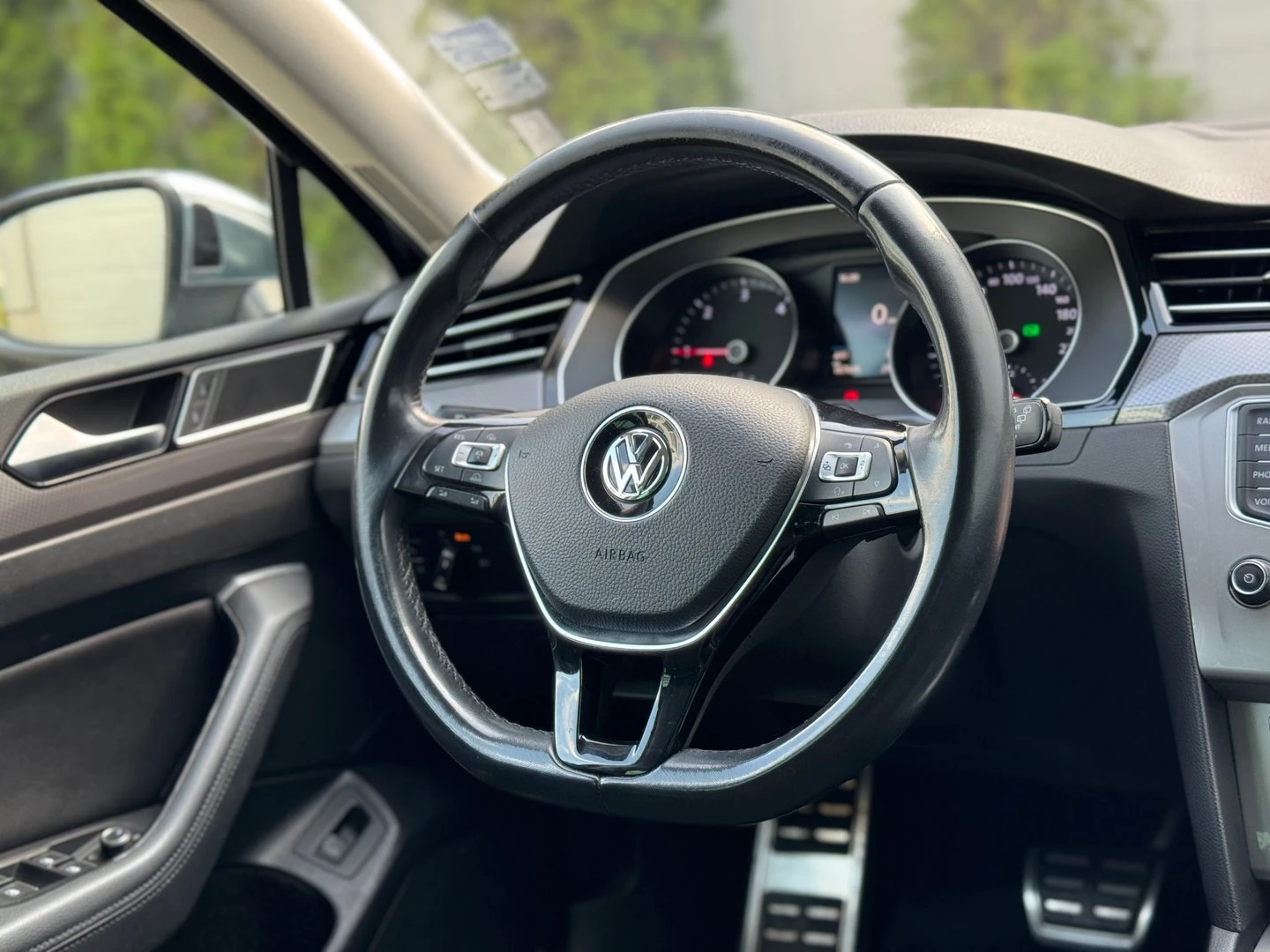 VW Passat 2.0TDI BMT 4MOTION - изображение 10
