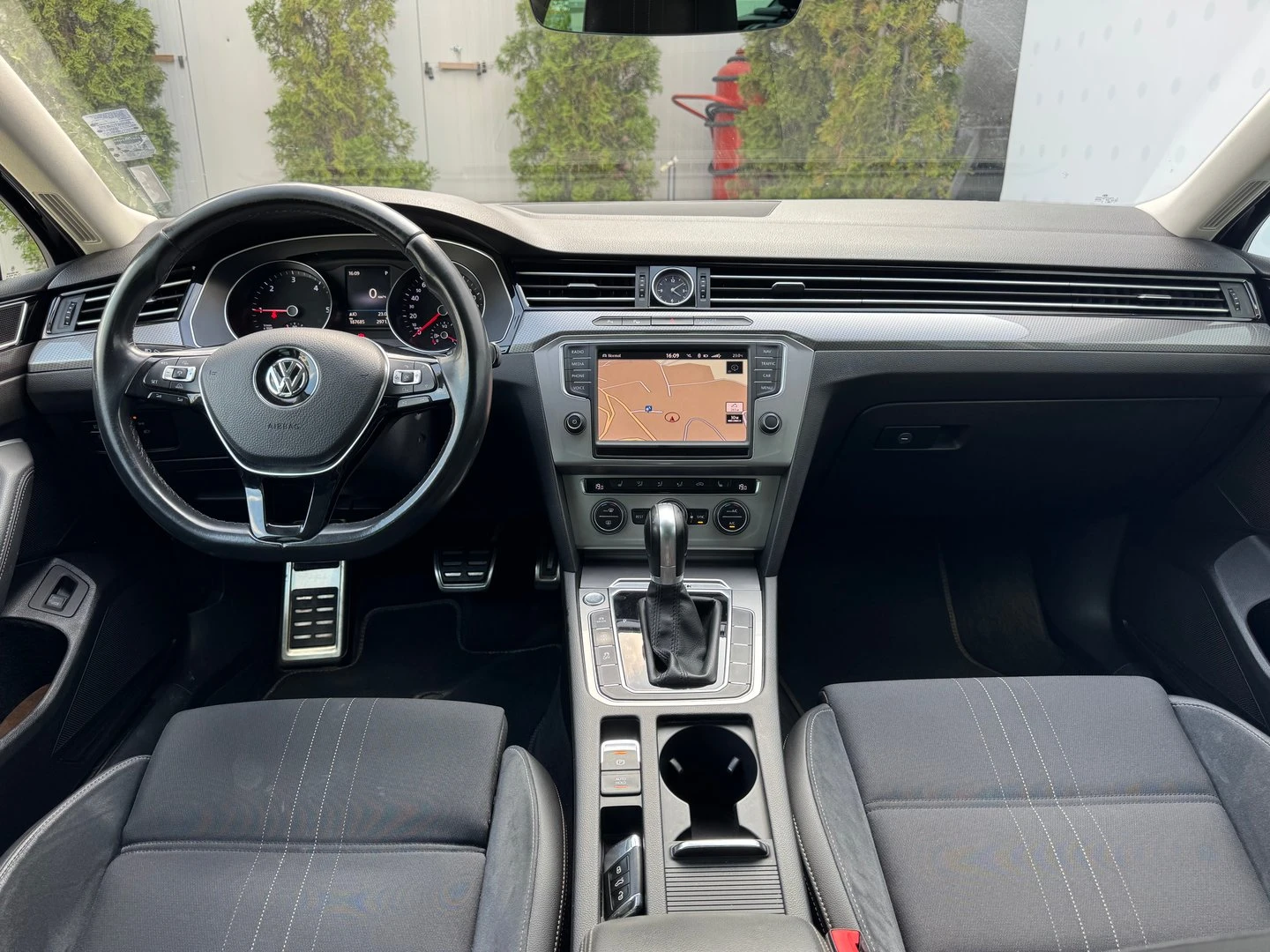 VW Passat 2.0TDI BMT 4MOTION - изображение 9