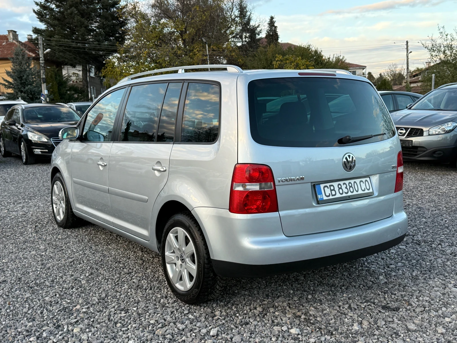 VW Touran 1.9TDI 105кс Обслужен/Нови Зимни гуми/Регистриран - изображение 5