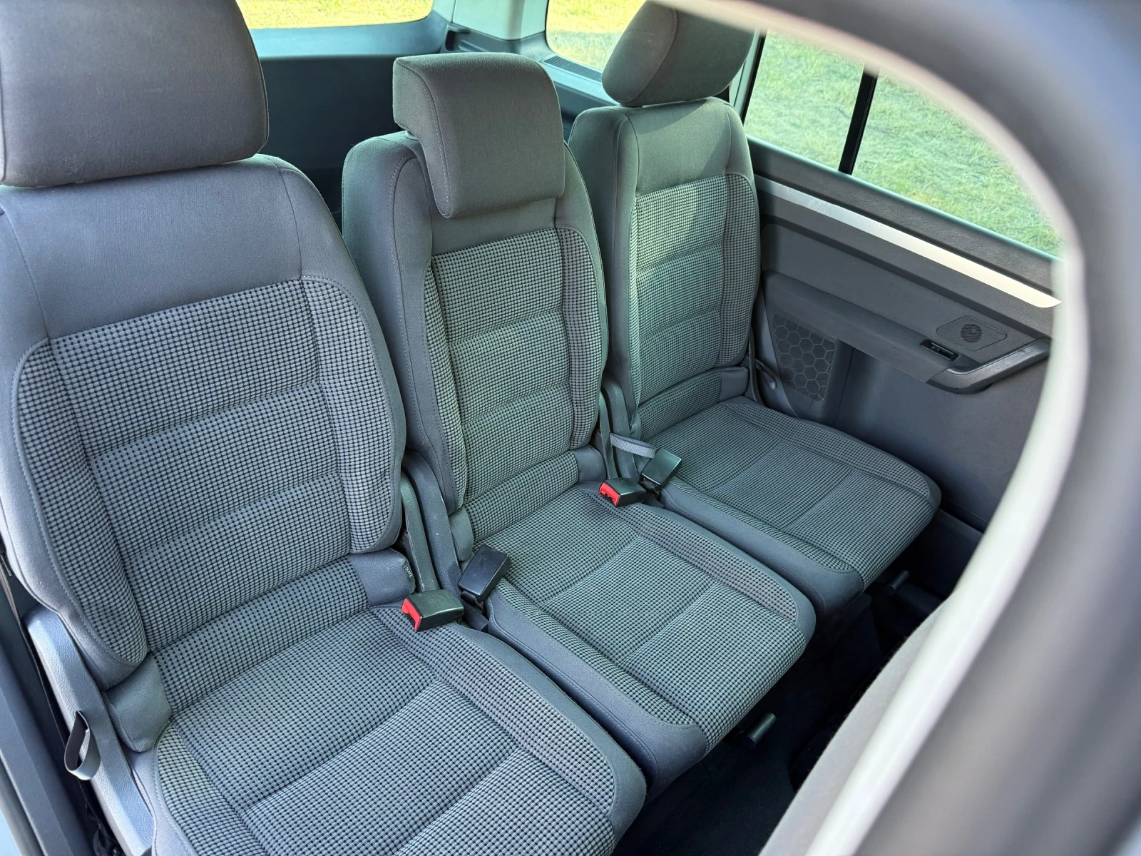 VW Touran 1.9TDI 105кс Обслужен/Нови Зимни гуми/Регистриран | Mobile.bg — изображение 12
