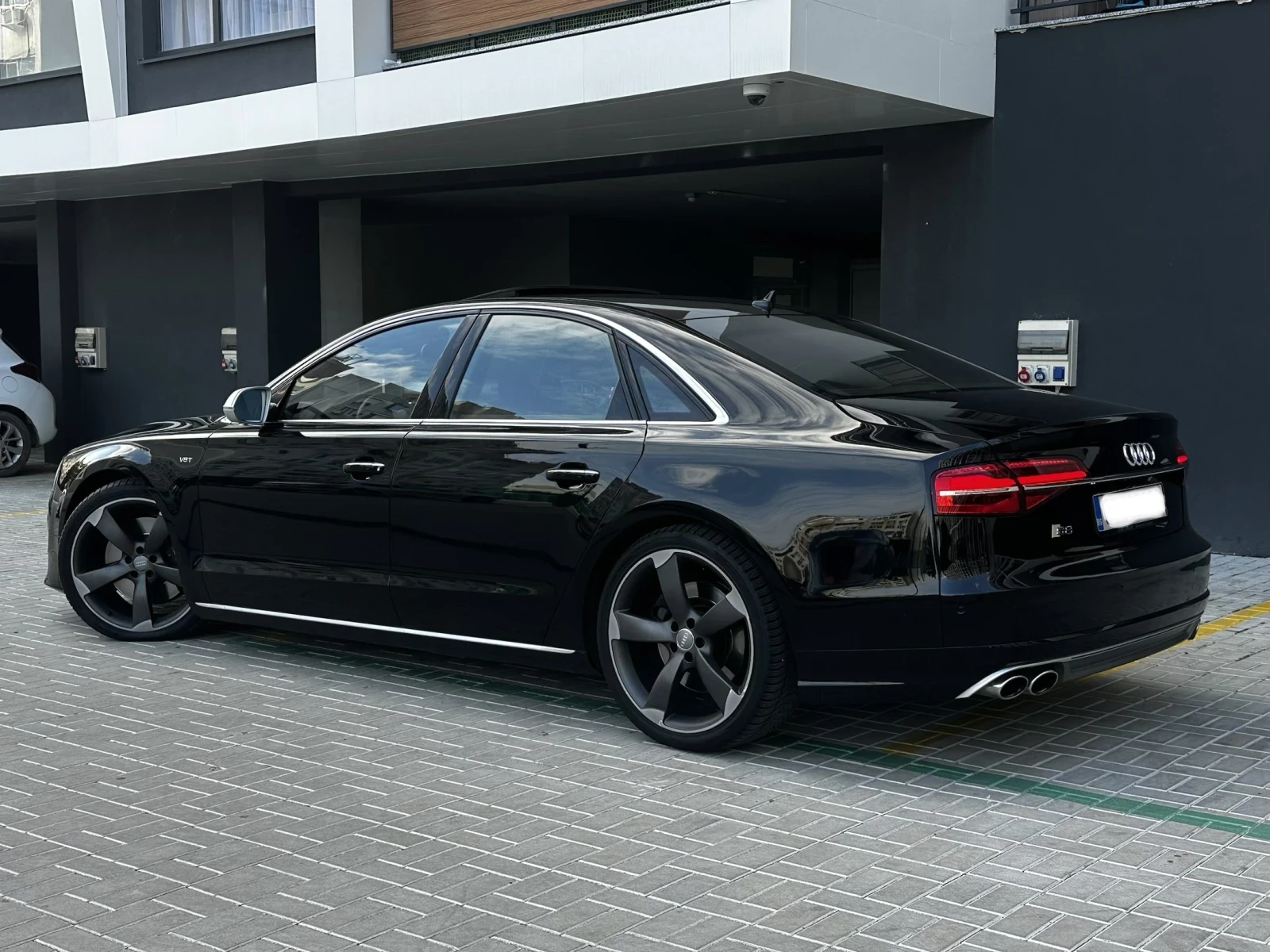 Audi A8 3xS-Line - изображение 3