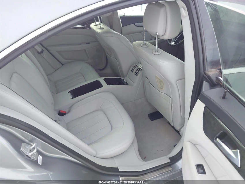 Mercedes-Benz CLS 550 Обдухване* Подгрев* Harman Kardon - изображение 10