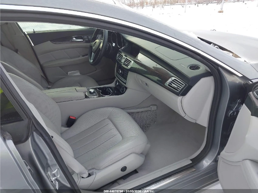 Mercedes-Benz CLS 550 Обдухване* Подгрев* Harman Kardon - изображение 8