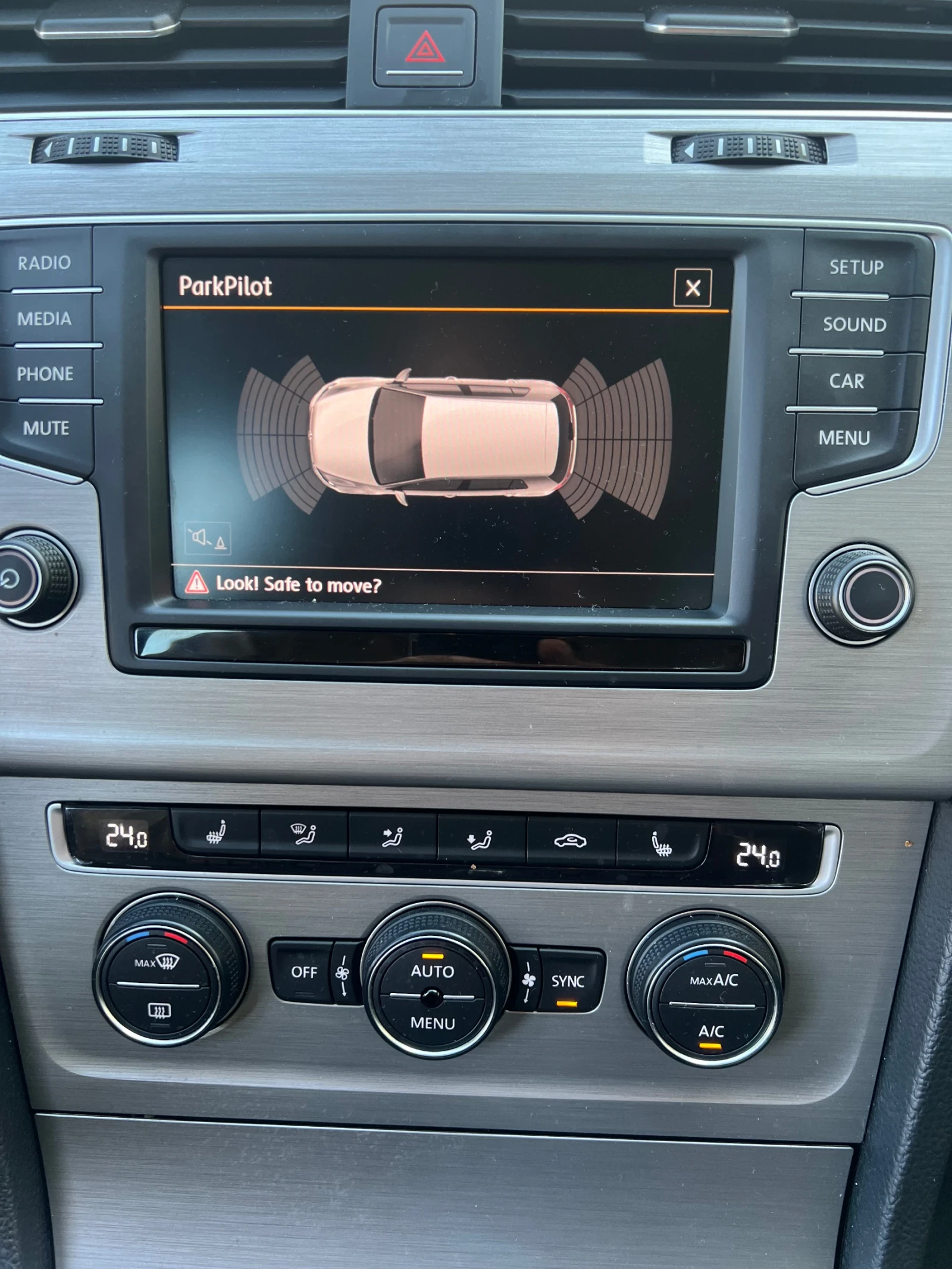 VW Golf 7 R Line 1.4 TFSI, снимка 13 - Автомобили и джипове - 53760279