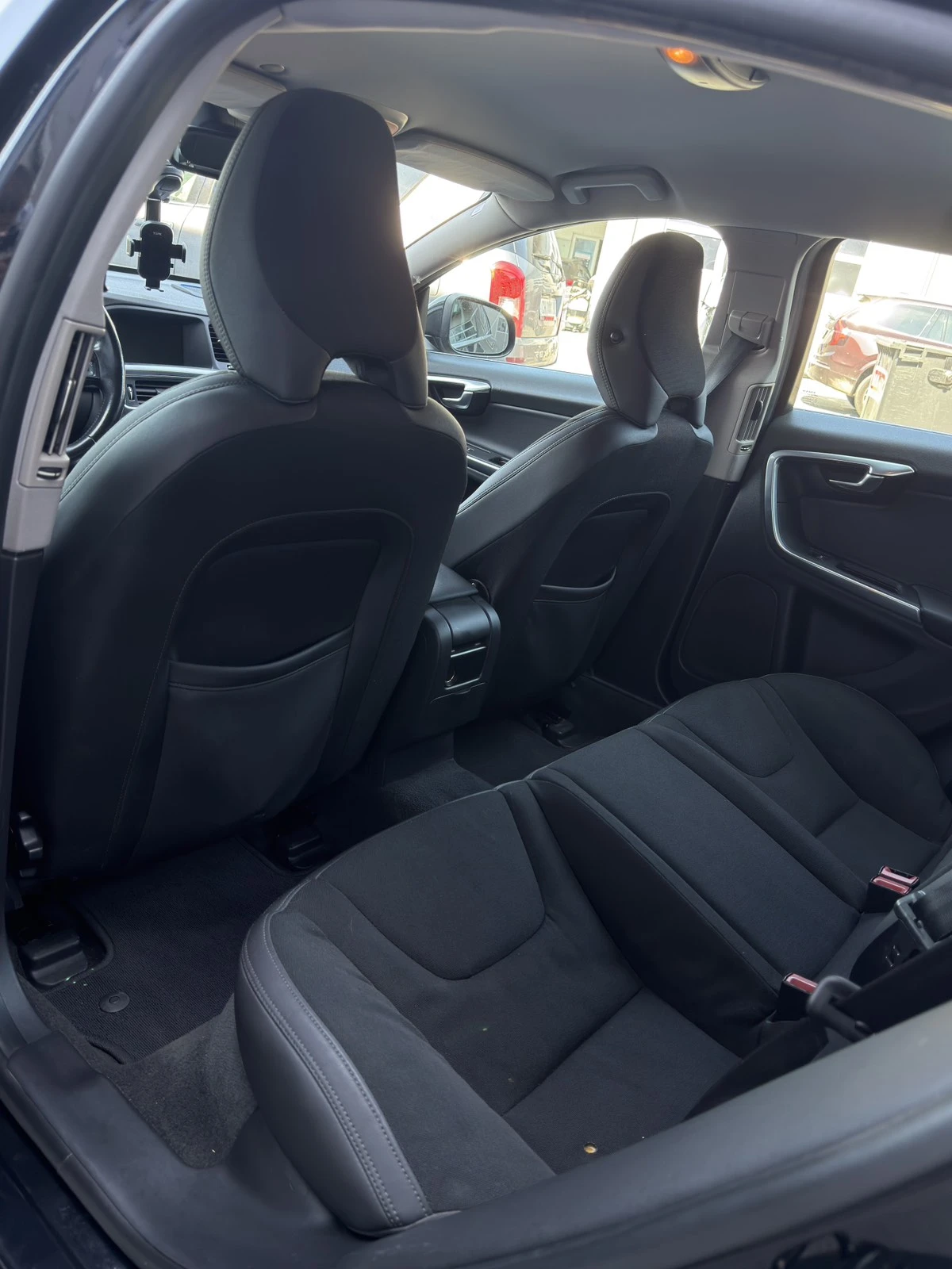 Volvo S60, снимка 6 - Автомобили и джипове - 54952153