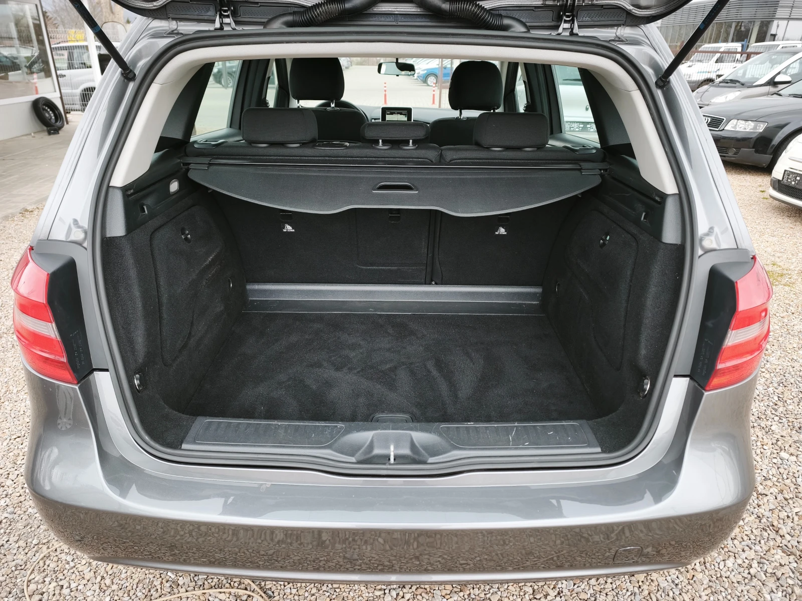 Mercedes-Benz B 180 1.5 DCI 109 h.p. - AUTOMATIC - CAMERA, снимка 15 - Автомобили и джипове - 53923841