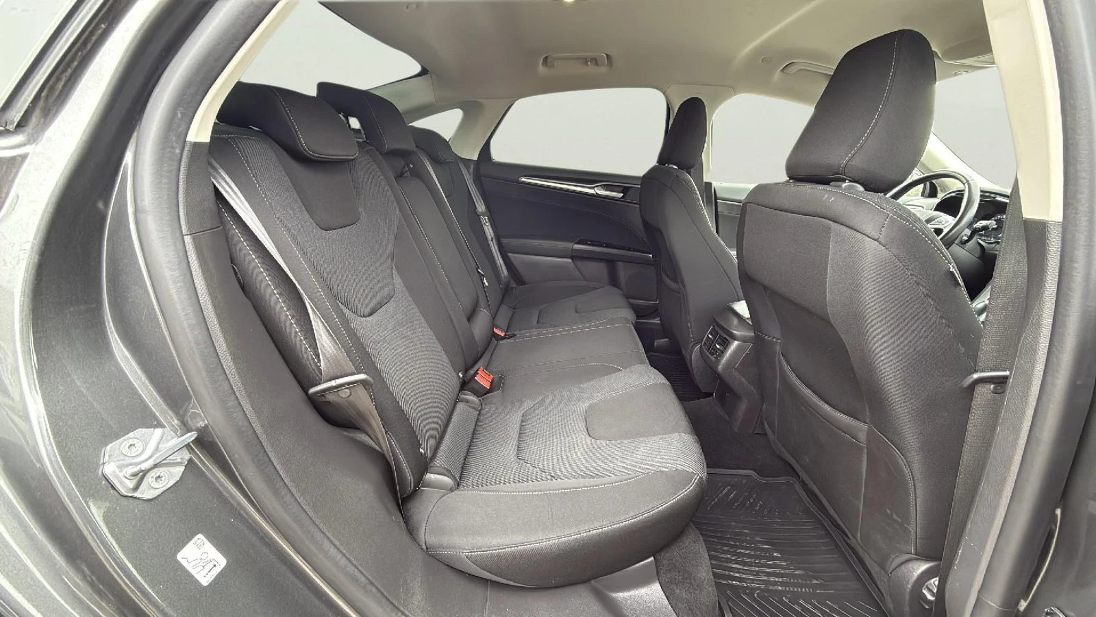 Ford Mondeo 2.0 Hybrid, снимка 13 - Автомобили и джипове - 53940780