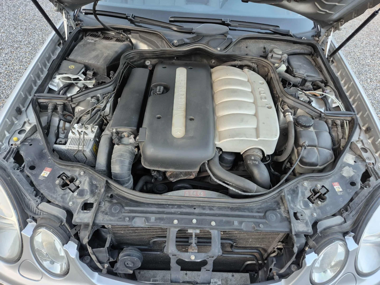 Mercedes-Benz E 270, снимка 9 - Автомобили и джипове - 53958520