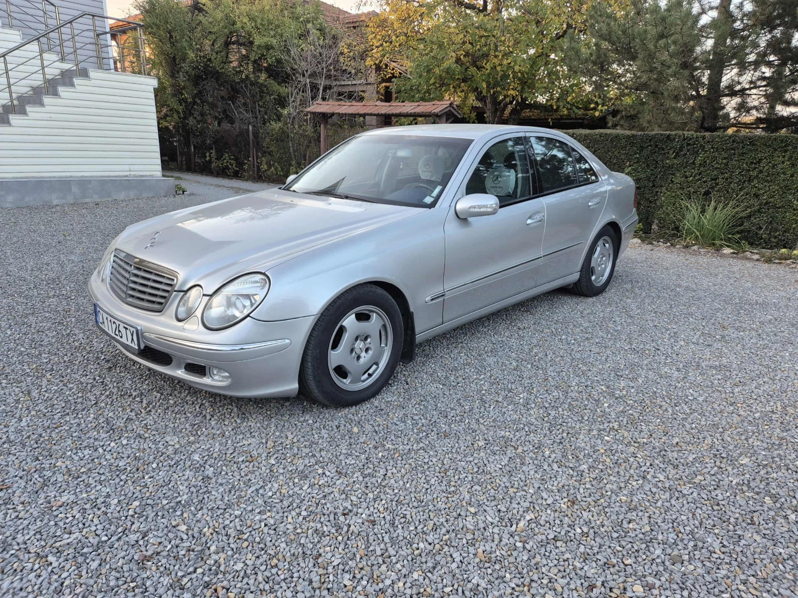 Mercedes-Benz E 270, снимка 3 - Автомобили и джипове - 53958520