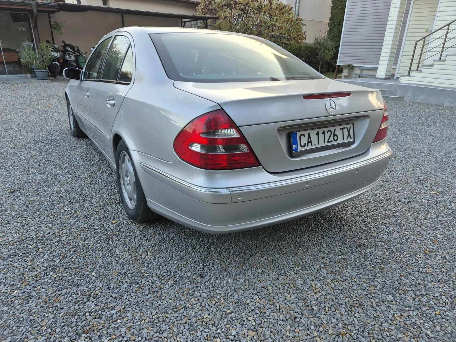 Mercedes-Benz E 270, снимка 4 - Автомобили и джипове - 53958520