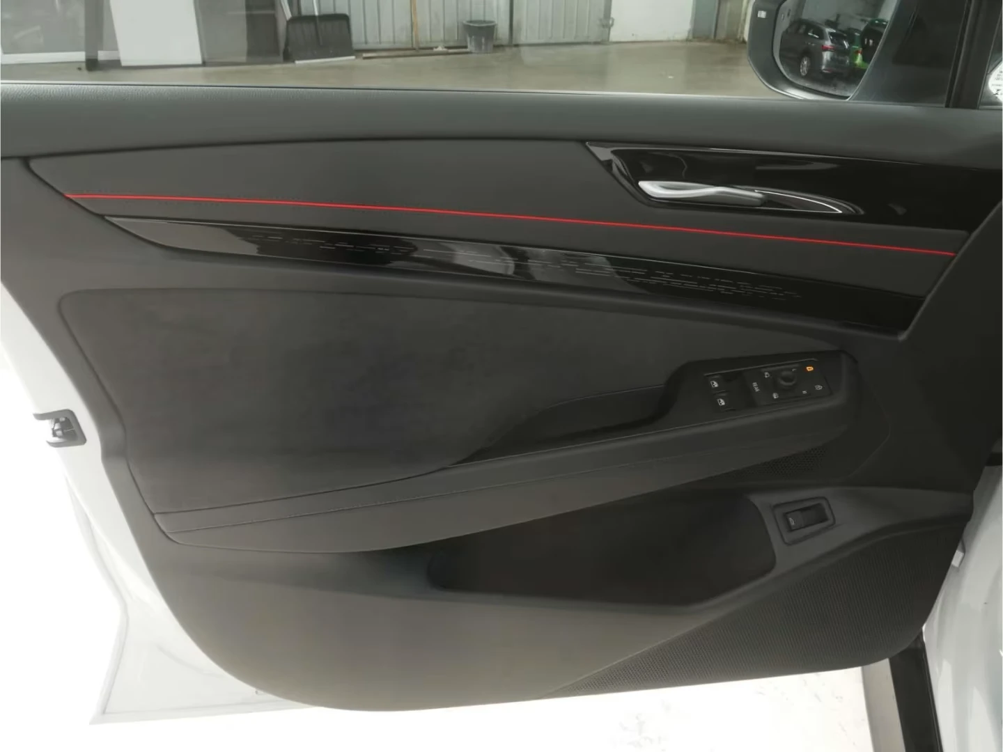 VW ID.7 GTX* 91kWh* PANO* MATRIX* 360 CAM* KEYLESS* DISTR*, снимка 7 - Автомобили и джипове - 54068950