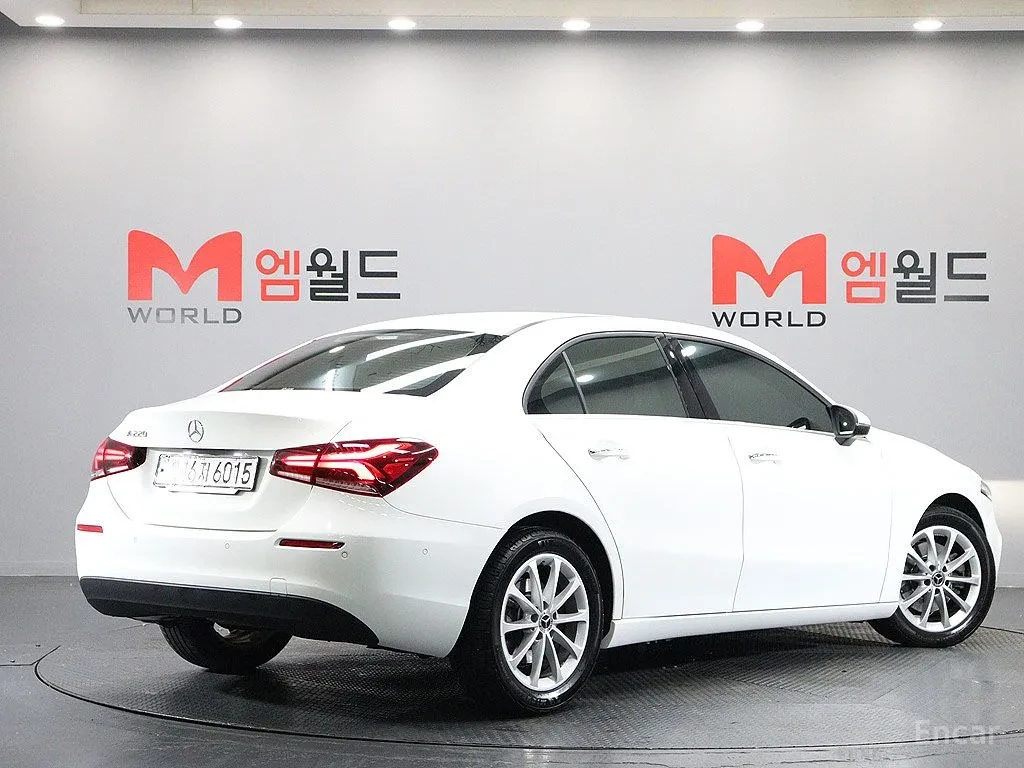 Mercedes-Benz A 220, снимка 3 - Автомобили и джипове - 54748929