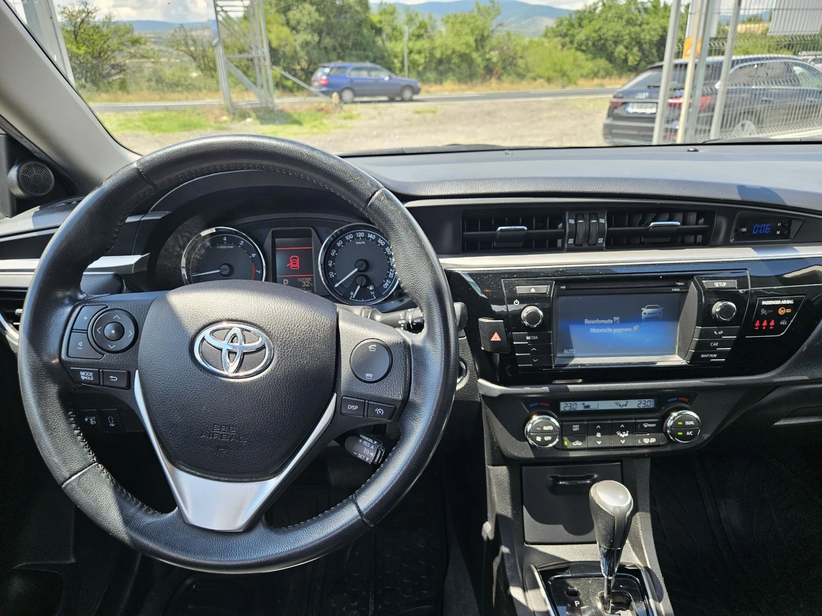 Toyota Corolla 1.6VVTI  Автоматик, снимка 14 - Автомобили и джипове - 55033701