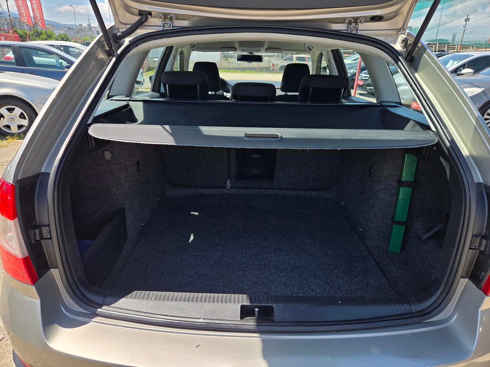 Skoda Octavia 2.0TDI/SCOUT, снимка 14 - Автомобили и джипове - 55296520