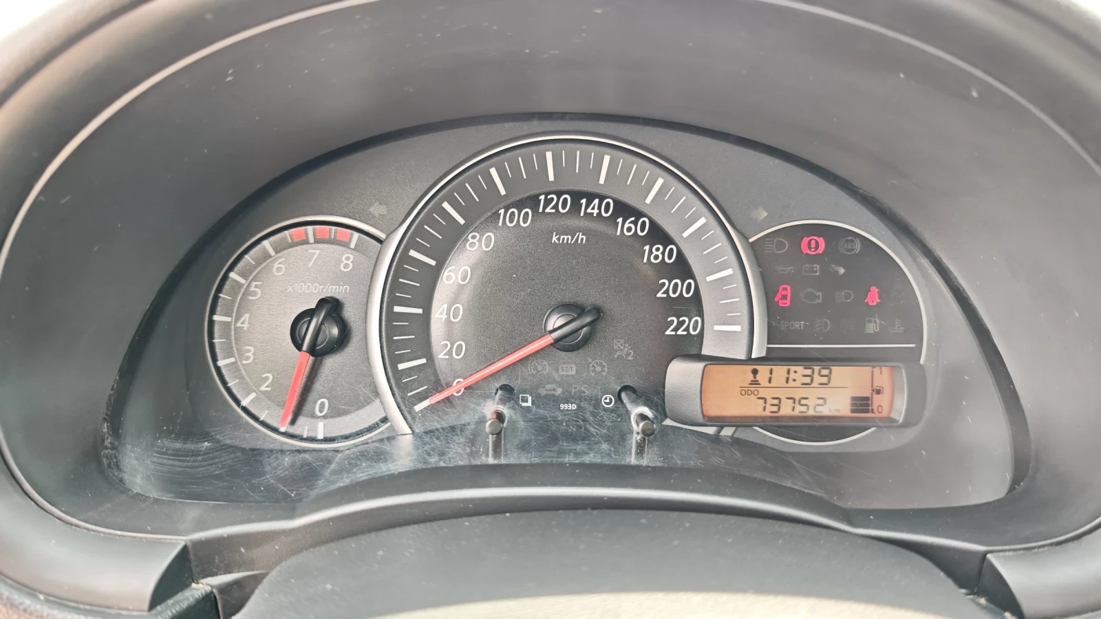 Nissan Micra 1.2i, снимка 8 - Автомобили и джипове - 55320078
