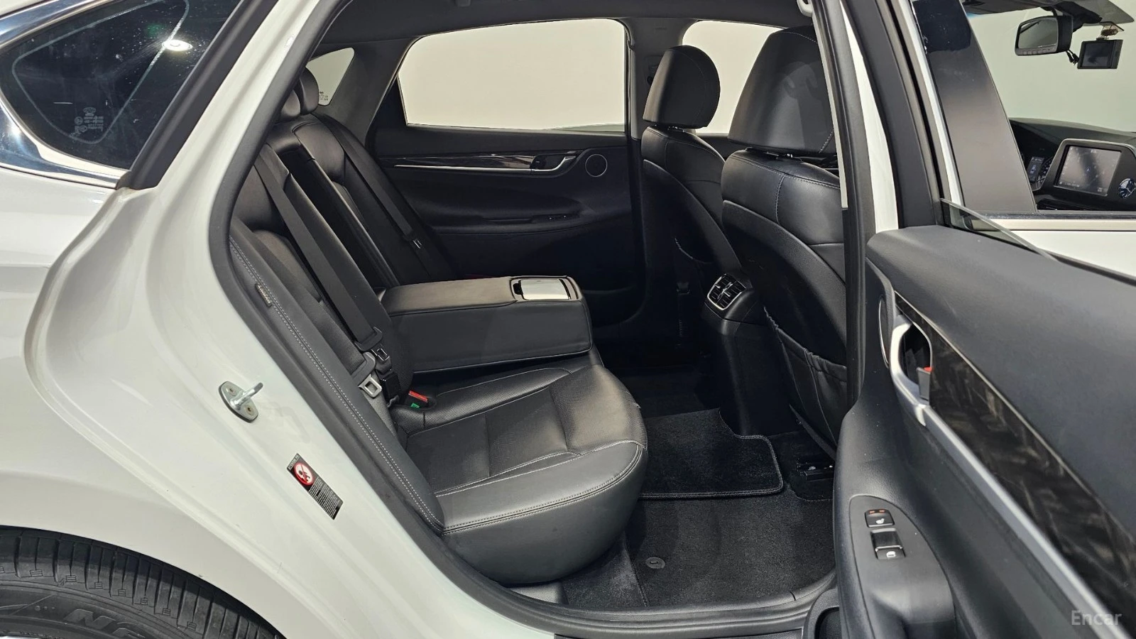 Hyundai Grandeur * ПАНО* KEYLESS* Camera* ПОДГРЕВ* LED* , снимка 11 - Автомобили и джипове - 55625784