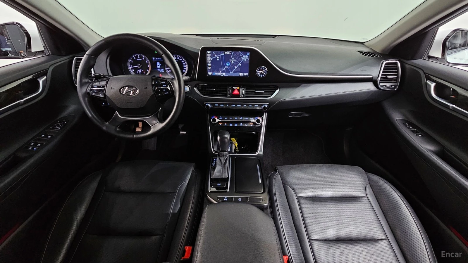 Hyundai Grandeur * ПАНО* KEYLESS* Camera* ПОДГРЕВ* LED* , снимка 7 - Автомобили и джипове - 55625784