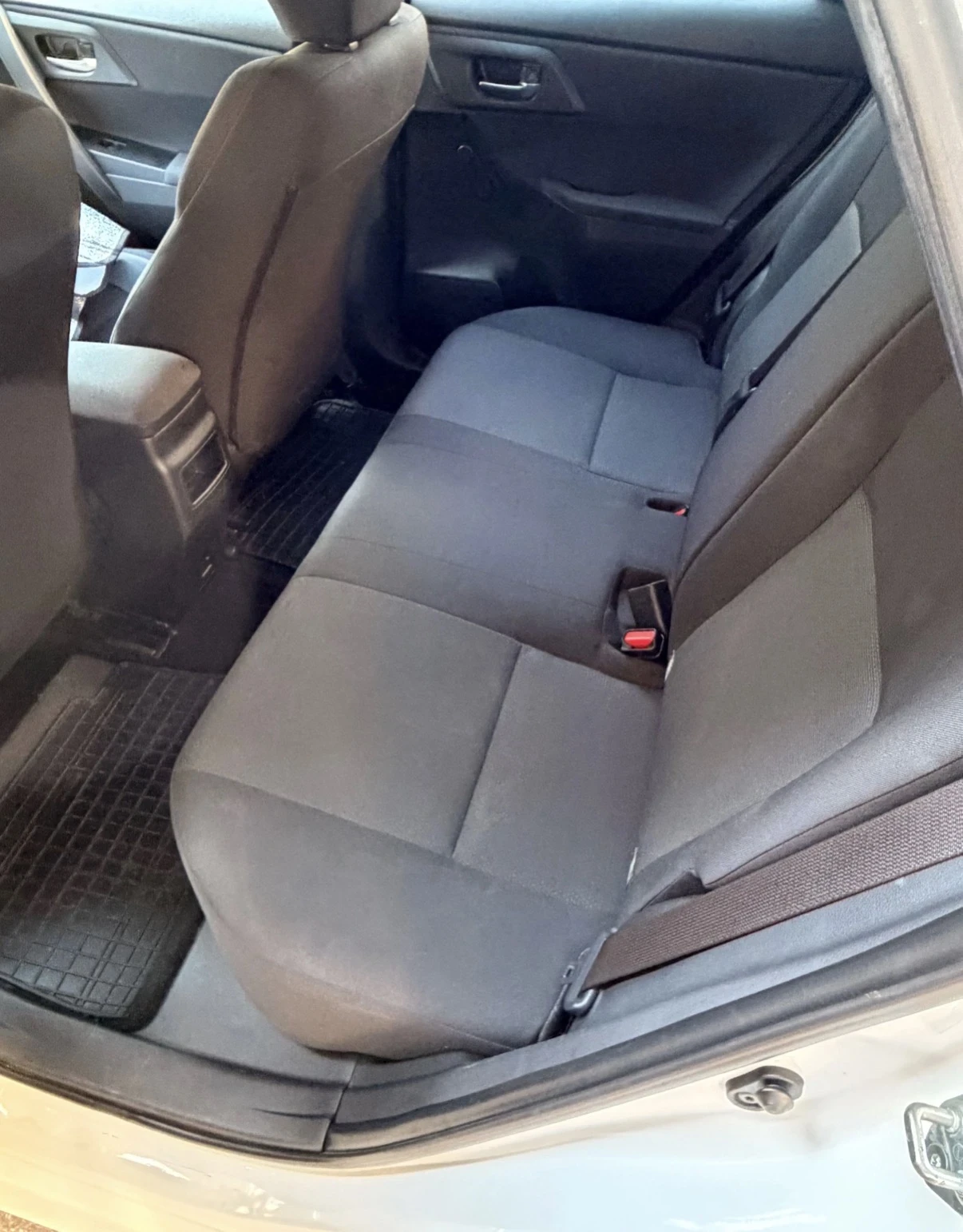 Toyota Auris, снимка 8 - Автомобили и джипове - 55754273
