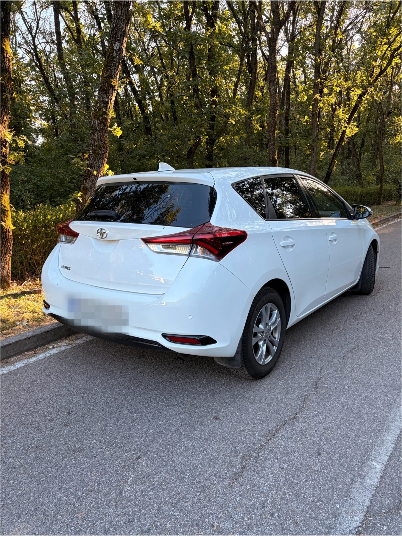 Toyota Auris, снимка 4 - Автомобили и джипове - 55754273