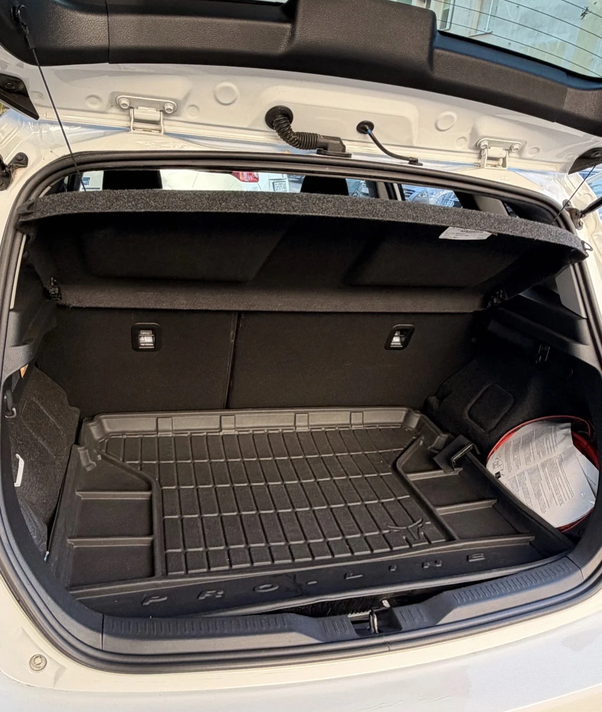 Toyota Auris, снимка 9 - Автомобили и джипове - 55754273