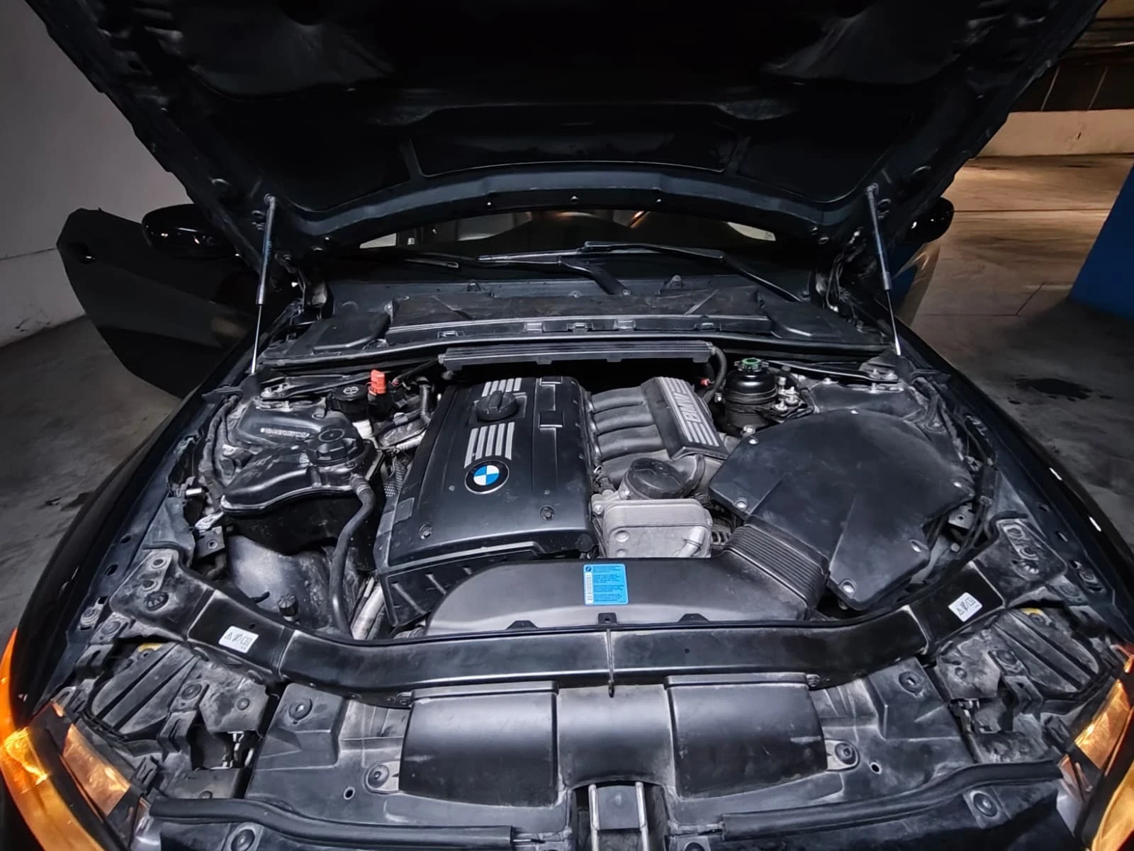 BMW 330 X-drive, снимка 12 - Автомобили и джипове - 56007905