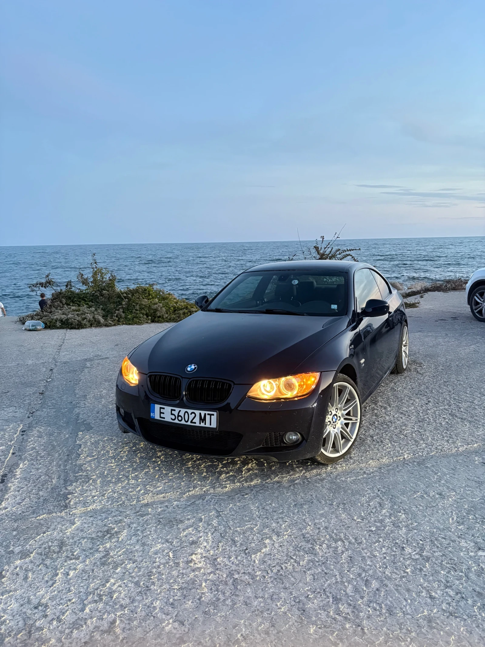BMW 330 X-drive, снимка 14 - Автомобили и джипове - 56516520