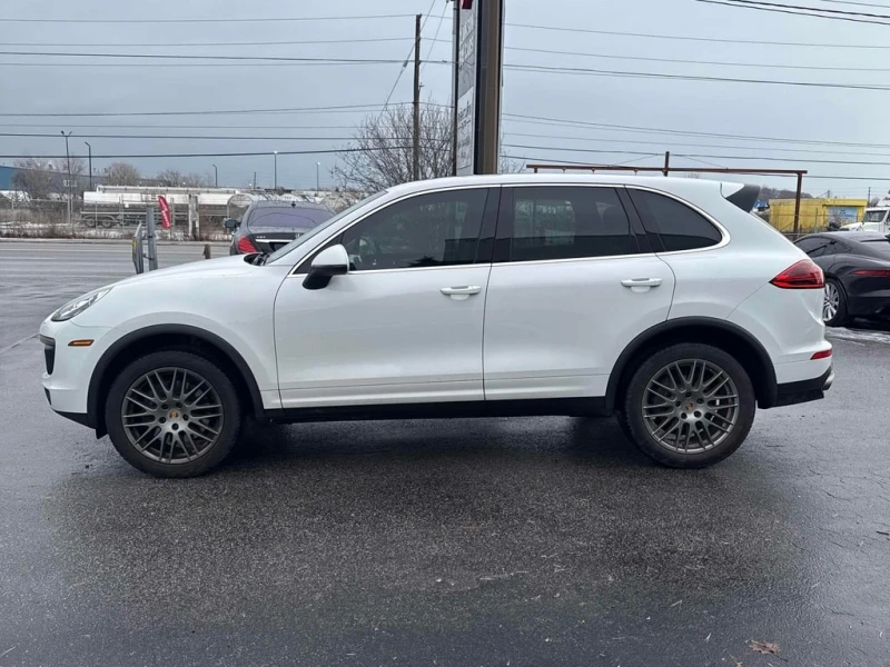 Porsche Cayenne 2017 AWD 4dr * CARFAX * БЕЗ ПЪРВОНАЧАЛНА ВНОСКА, снимка 3 - Автомобили и джипове - 53027079