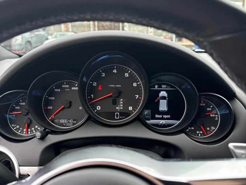 Porsche Cayenne 2017 AWD 4dr * CARFAX * БЕЗ ПЪРВОНАЧАЛНА ВНОСКА, снимка 8 - Автомобили и джипове - 53027079