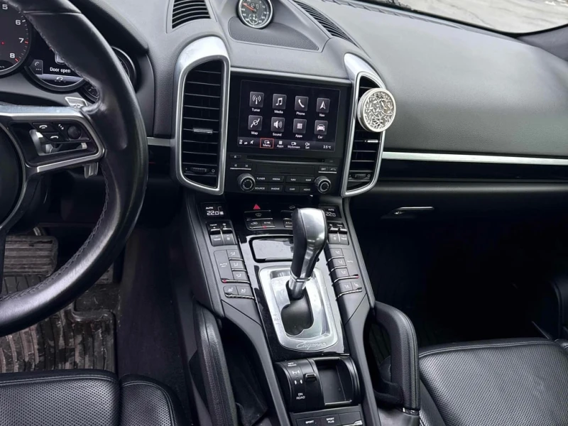 Porsche Cayenne 2017 AWD 4dr * CARFAX * БЕЗ ПЪРВОНАЧАЛНА ВНОСКА, снимка 9 - Автомобили и джипове - 53027079