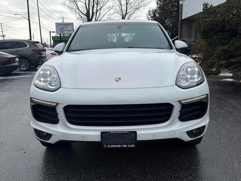 Porsche Cayenne 2017 AWD 4dr * CARFAX * БЕЗ ПЪРВОНАЧАЛНА ВНОСКА, снимка 2 - Автомобили и джипове - 53027079