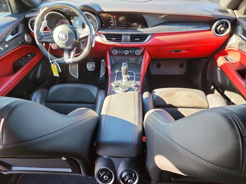 Alfa Romeo Stelvio * Quadrifoglio* Panorama* Full* , снимка 8 - Автомобили и джипове - 53580526