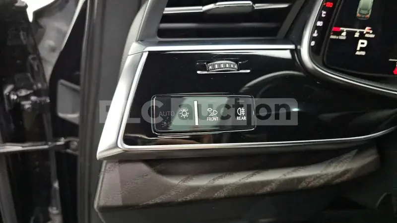Audi Q7 MATRIX LED  /  DISTRONIC / ЦЕНА ДО БЪЛГАРИЯ, снимка 13 - Автомобили и джипове - 55407515