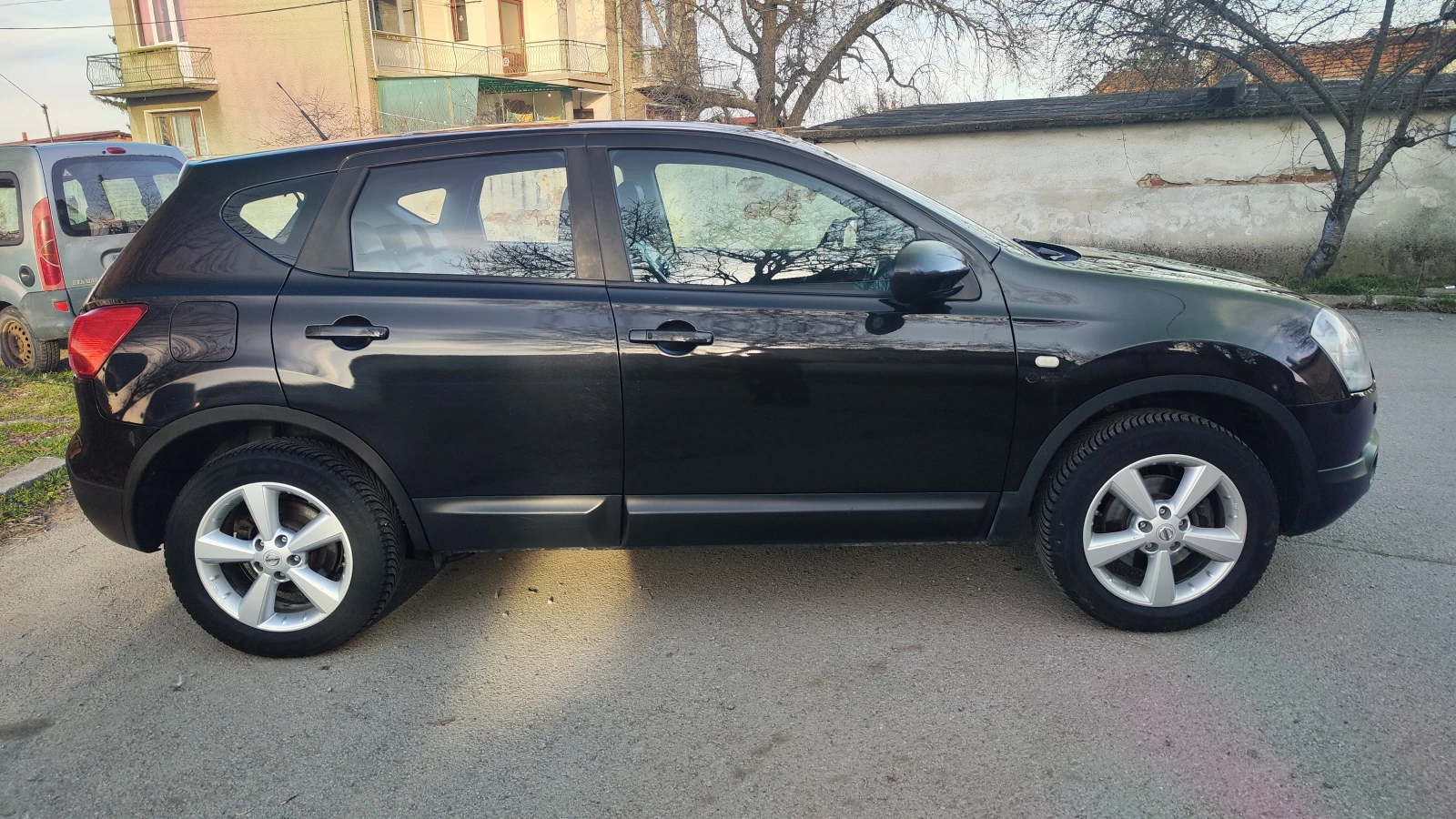 Nissan Qashqai 2.0i+ 4x4= PANORAMA, снимка 6 - Автомобили и джипове - 53940429