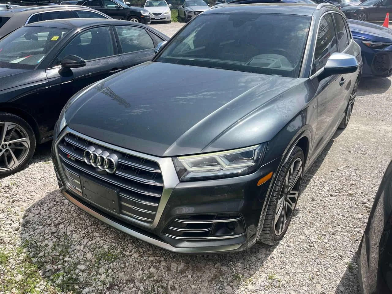 Audi SQ5 * Technik * ПОДГРЕВИ * 360 * PANO * CARFAX, снимка 11 - Автомобили и джипове - 54715778