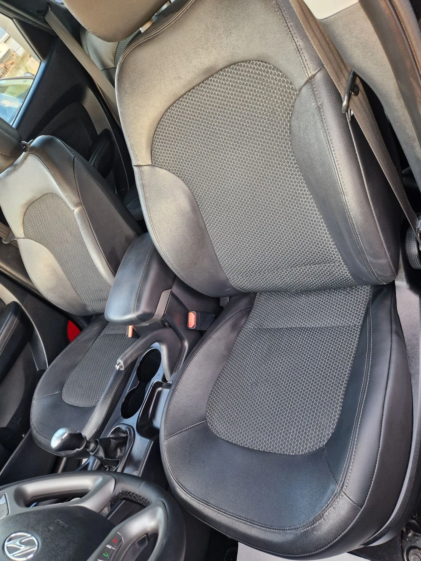 Hyundai IX35 1.7CRDI, снимка 10 - Автомобили и джипове - 55633740