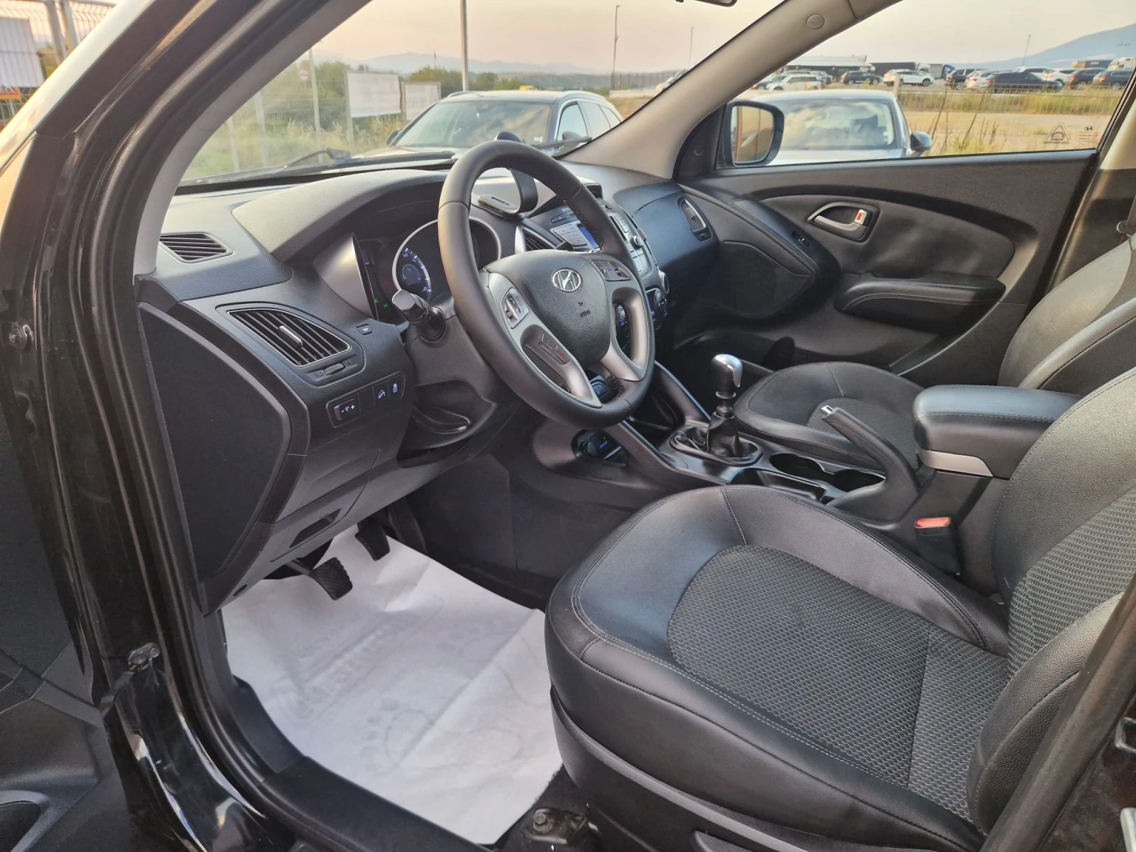 Hyundai IX35 1.7CRDI, снимка 9 - Автомобили и джипове - 55633740