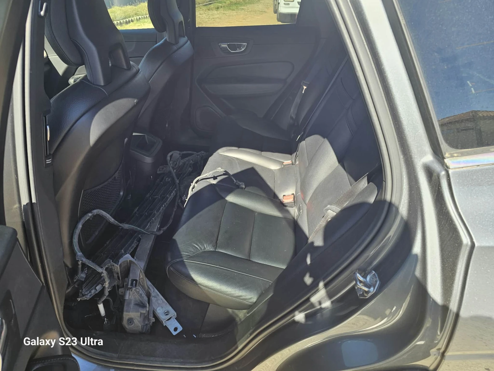 Volvo XC60 2.0 D5, снимка 9 - Автомобили и джипове - 56326571