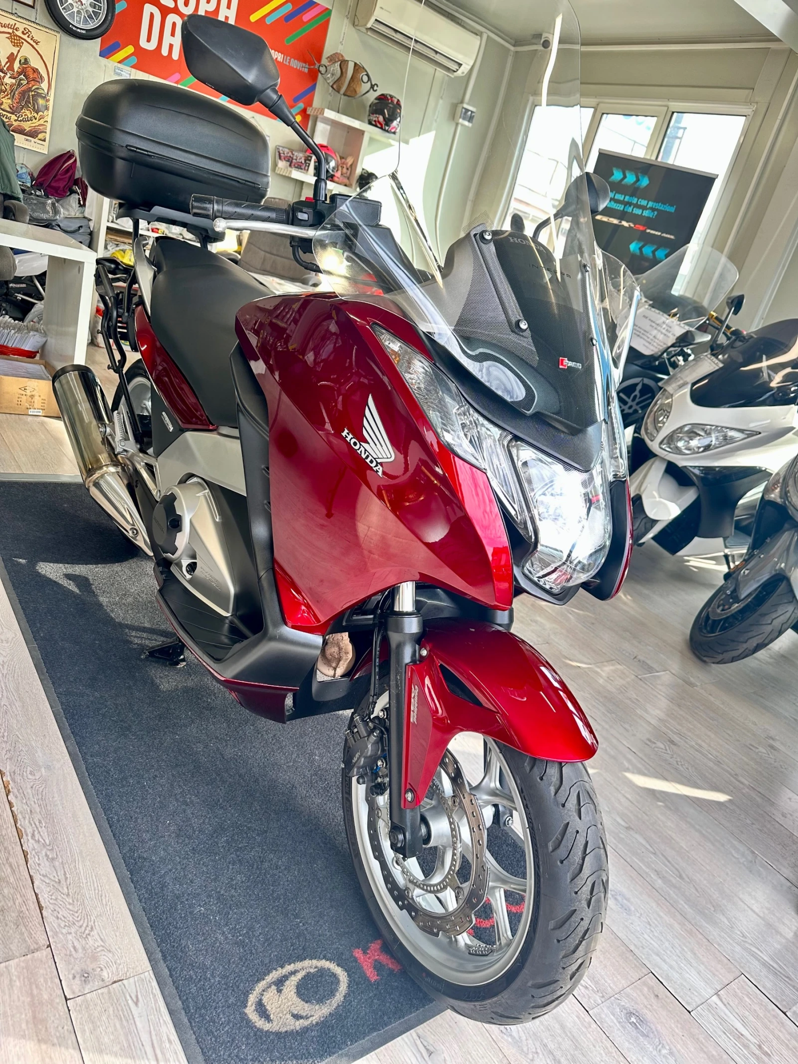 Honda Integra 700i ABS 03.2012г., снимка 8 - Мотоциклети и мототехника - 54194378