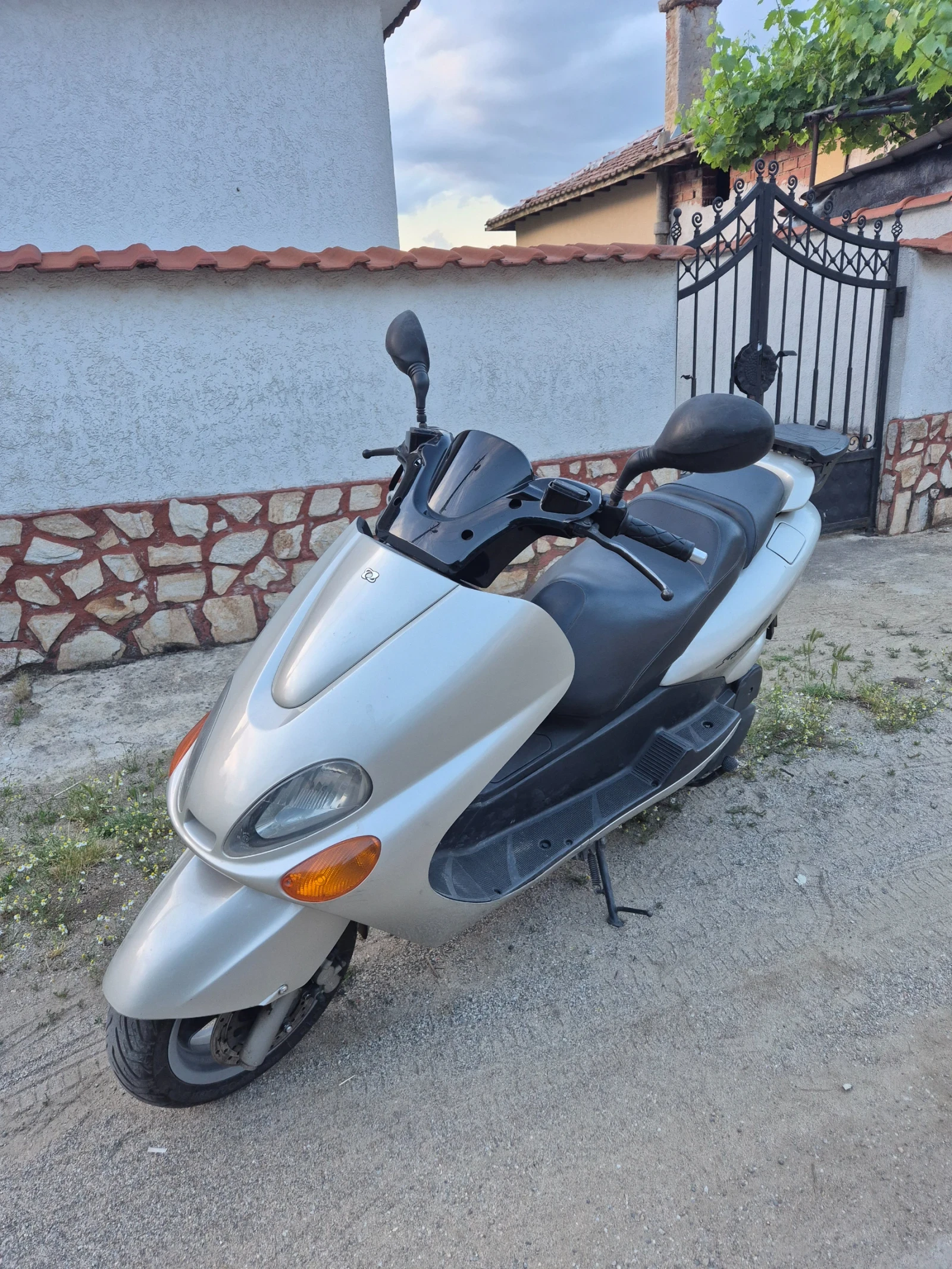 Yamaha Majesty