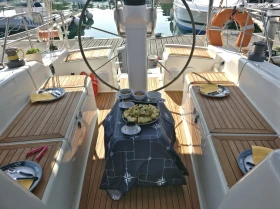       Hanse 370