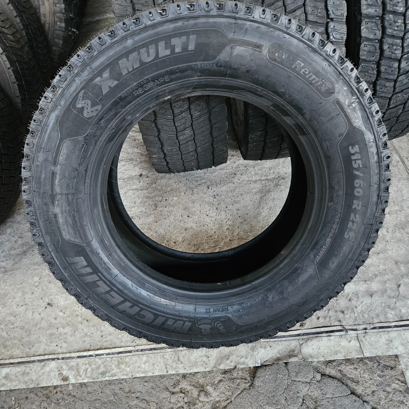 Гуми, снимка 6 - Гуми и джанти - 54153765