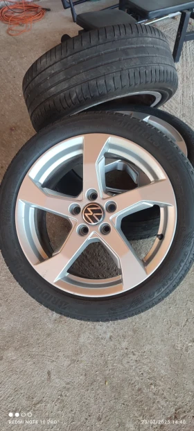        235/40R17  VW Golf