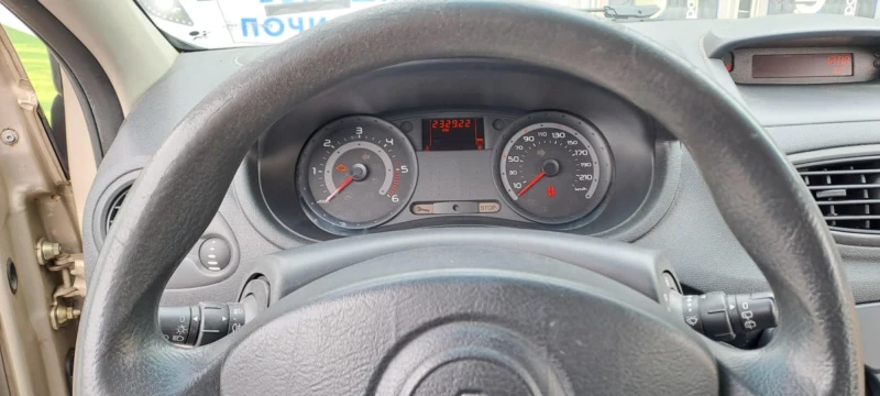 Renault Clio 1.5 dci , снимка 9 - Автомобили и джипове - 47566286